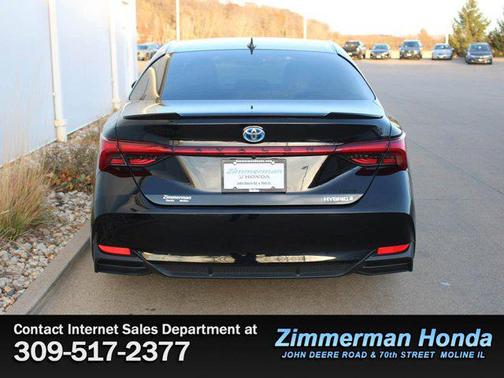 2021 Toyota Avalon Hybrid XSE