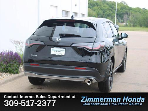 Crystal Black Pearl 2027 Honda HR-V Sport