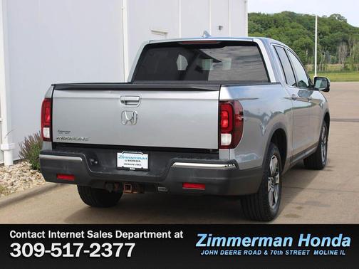 Lunar Silver Metallic 2017 Honda Ridgeline RTL