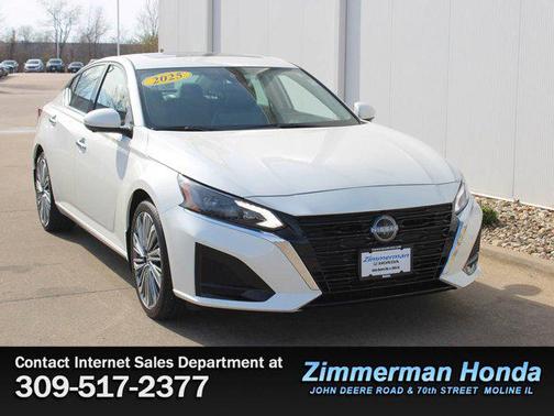 Pearl White Tricoat 2025 Nissan Altima SL FWD