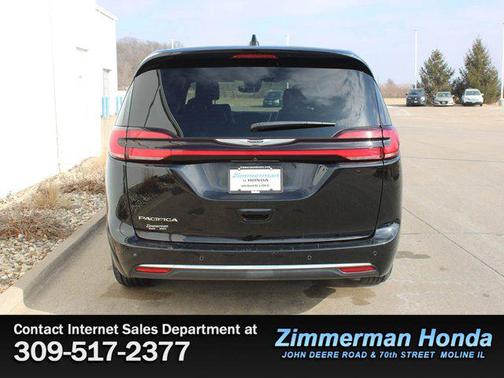 2025 Chrysler Pacifica L