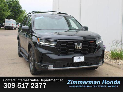 Crystal Black Pearl 2024 Honda Pilot TrailSport