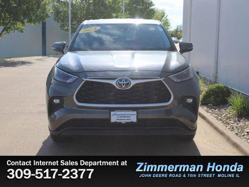 Magnetic Gray Metallic 2024 Toyota Highlander LE