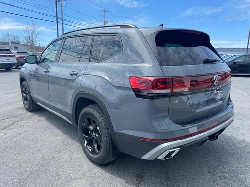 2025 Volkswagen Atlas 2.0T Peak Edition