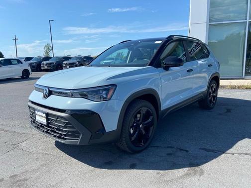 2025 Volkswagen Taos 1.5T SE Black