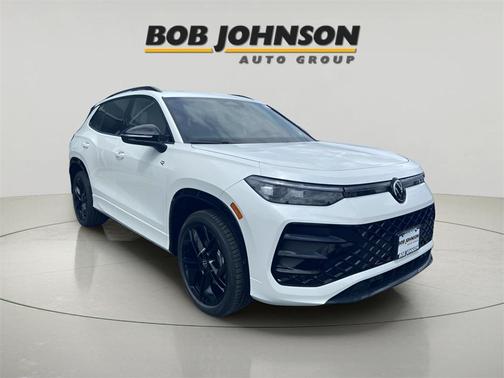 2025 Volkswagen Tiguan 2.0T SE R-Line Black