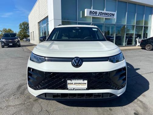 2025 Volkswagen Tiguan 2.0T SE R-Line Black