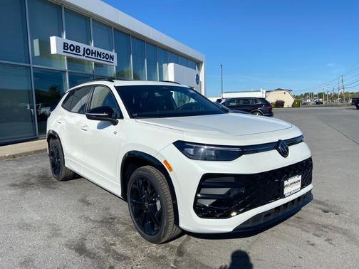 2025 Volkswagen Tiguan 2.0T SE R-Line Black