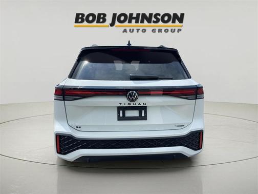 2025 Volkswagen Tiguan 2.0T SE R-Line Black