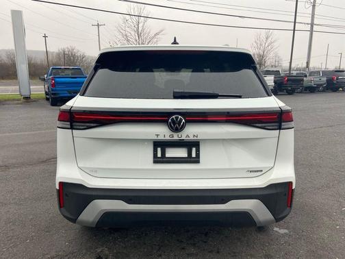 2026 Volkswagen Tiguan 2.0T SE