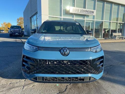 2025 Volkswagen Tiguan 2.0T SE R-Line Black