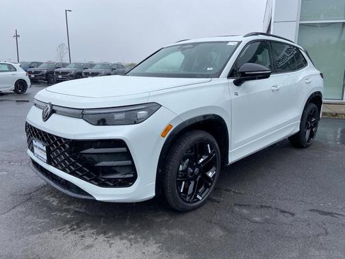 2025 Volkswagen Tiguan 2.0T SE R-Line Black