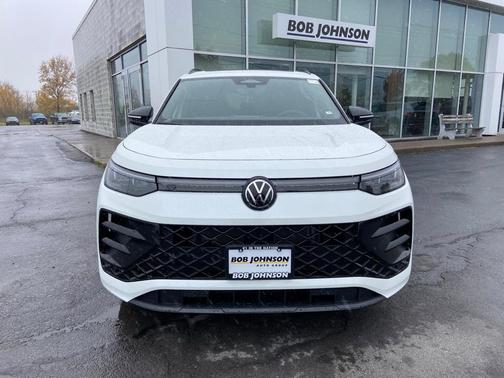 2025 Volkswagen Tiguan 2.0T SE R-Line Black