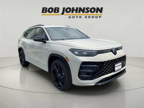2025 Volkswagen Tiguan 2.0T SE R-Line Black