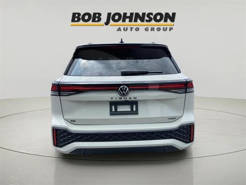 2025 Volkswagen Tiguan 2.0T SE R-Line Black