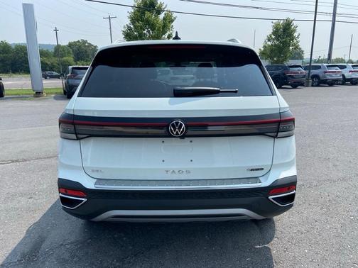 2025 Volkswagen Taos 1.5T SEL