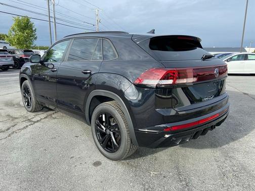 2025 Volkswagen Atlas Cross Sport 2.0T SEL R-Line Black