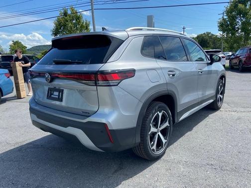 2025 Volkswagen Tiguan 2.0T SE