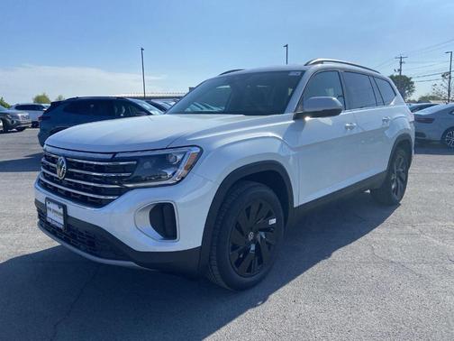 Opal White Pearl 2026 Volkswagen Atlas 2.0T SE W/TECHNOLOGY