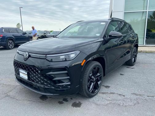 2025 Volkswagen Tiguan 2.0T SE R-Line Black