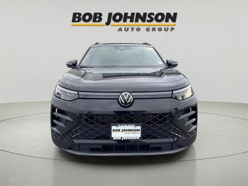 2025 Volkswagen Tiguan 2.0T SE R-Line Black