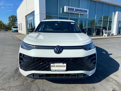 2025 Volkswagen Tiguan 2.0T SE R-Line Black