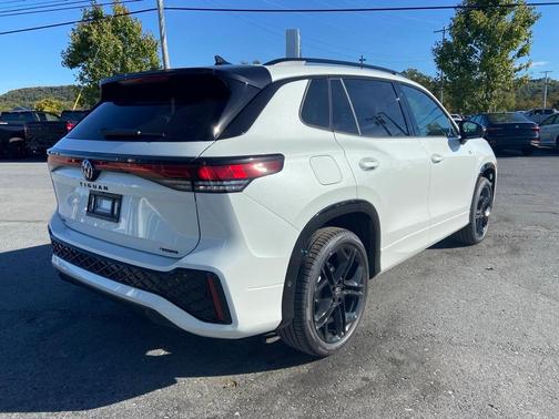 2025 Volkswagen Tiguan 2.0T SE R-Line Black