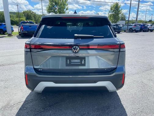 2025 Volkswagen Tiguan 2.0T SE