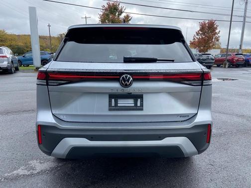 2026 Volkswagen Tiguan 2.0T SE