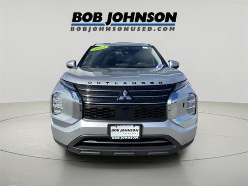 2022 Mitsubishi Outlander ES