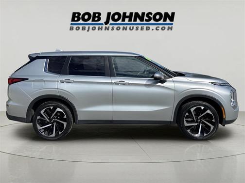 2022 Mitsubishi Outlander ES