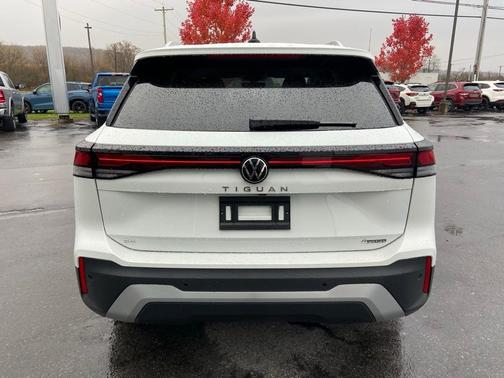 2026 Volkswagen Tiguan 2.0T SE