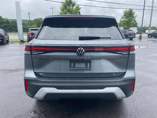 2025 Volkswagen Tiguan 2.0T SE