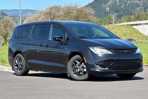 2018 Chrysler Pacifica Touring Plus