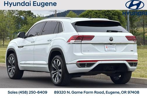 Pure White 2020 Volkswagen Atlas Cross Sport 3.6L V6 SEL R-Line