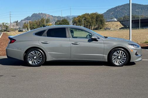 2020 Hyundai SONATA Hybrid Limited