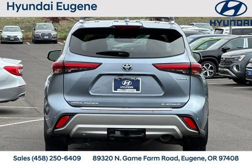 2023 Toyota Highlander Hybrid Platinum