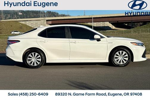 2019 Toyota Camry Hybrid LE