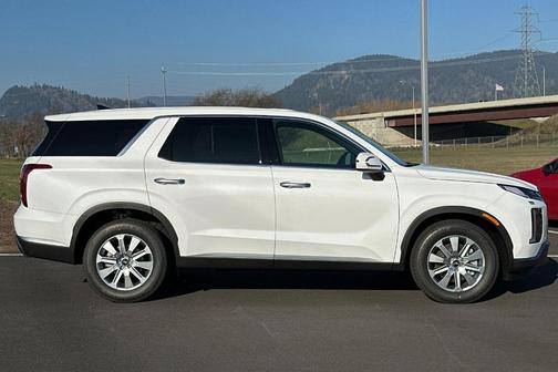 2025 Hyundai PALISADE SE