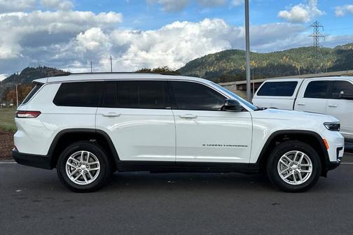 2023 Jeep Grand Cherokee L Laredo