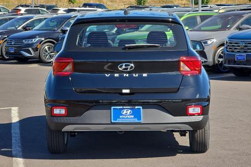 2025 Hyundai VENUE SE