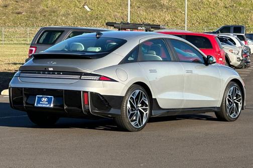 2025 Hyundai IONIQ 6 SEL