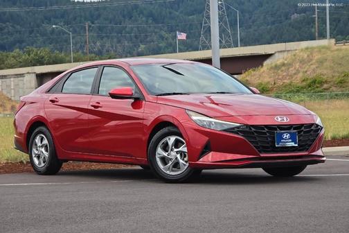 2022 Hyundai ELANTRA SE