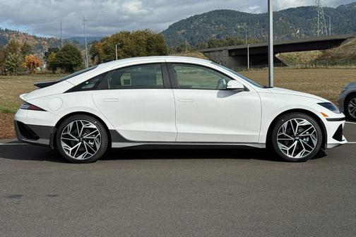 2025 Hyundai IONIQ 6 SEL