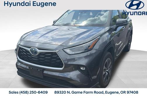 Magnetic Gray Metallic 2023 Toyota Highlander Hybrid XLE