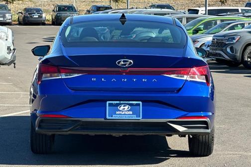 2023 Hyundai ELANTRA SEL