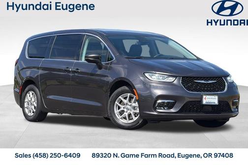 Granite Crystal Clearcoat Metallic 2023 Chrysler Pacifica Touring-L