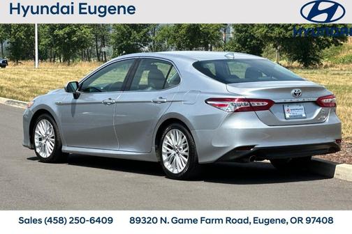 Celestial Silver Metallic 2019 Toyota Camry Hybrid XLE
