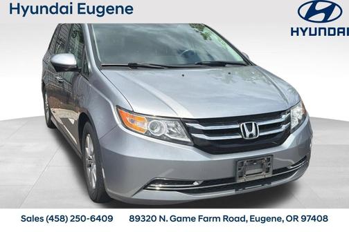 Gold 2016 Honda Odyssey SE