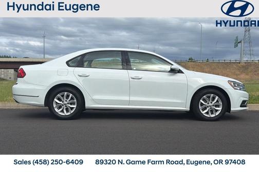 Pure White 2018 Volkswagen Passat 2.0T S